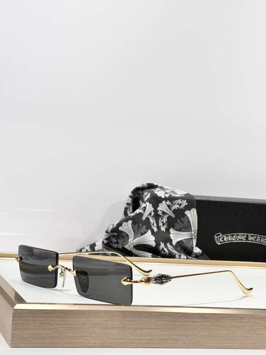 Picture of Chrome Hearts Sunglasses _SKUfw76988975fw